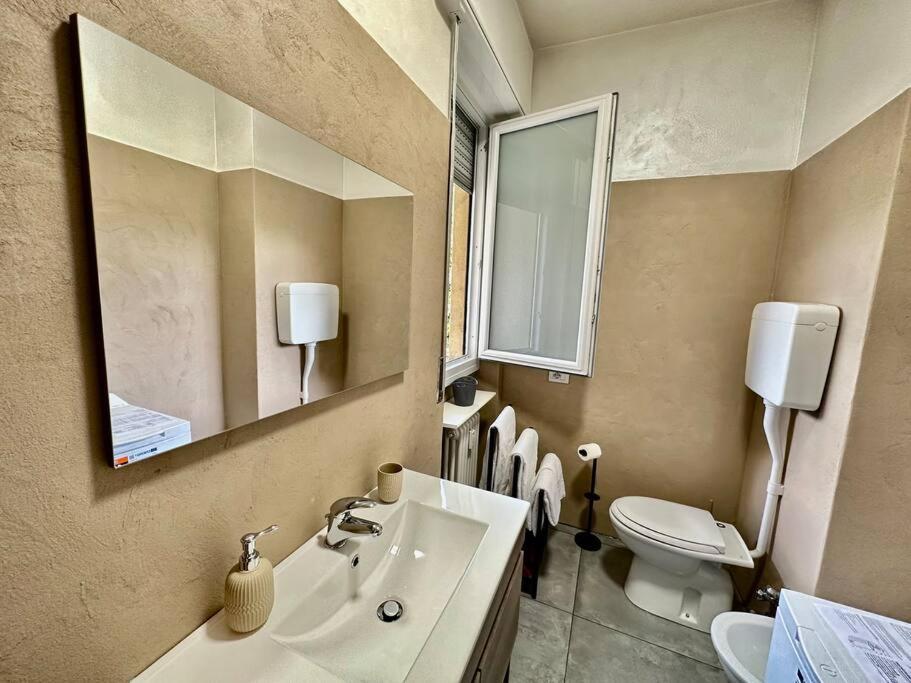 Low Cost Holiday An Business House And Free Park By Revenue House Côme Esterno foto