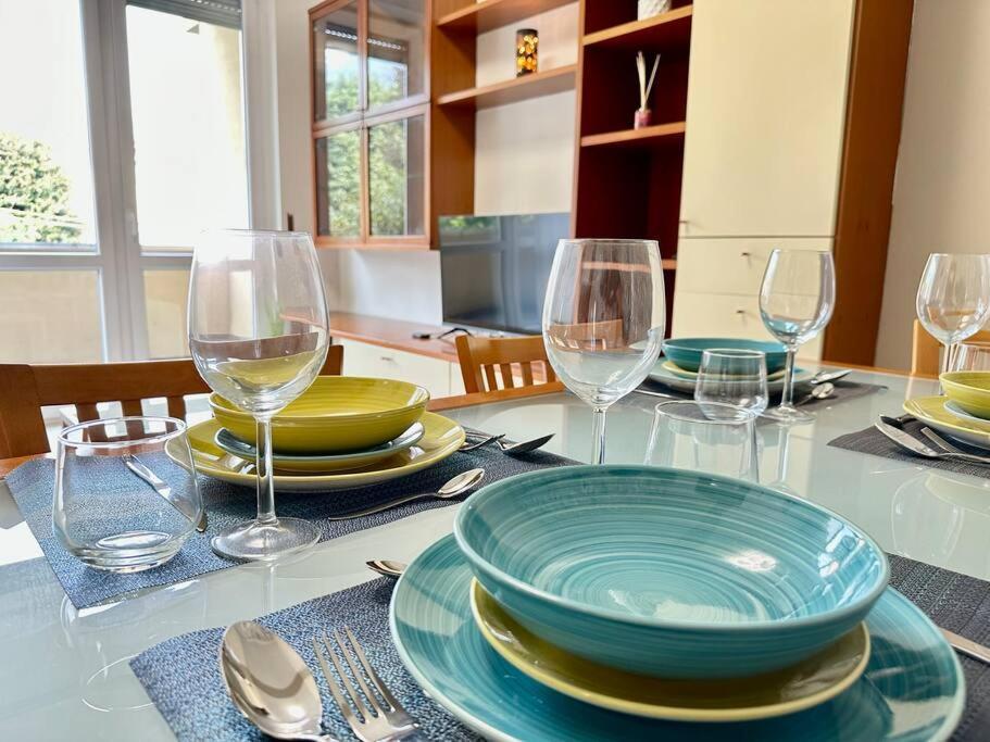 Low Cost Holiday An Business House And Free Park By Revenue House Côme Esterno foto