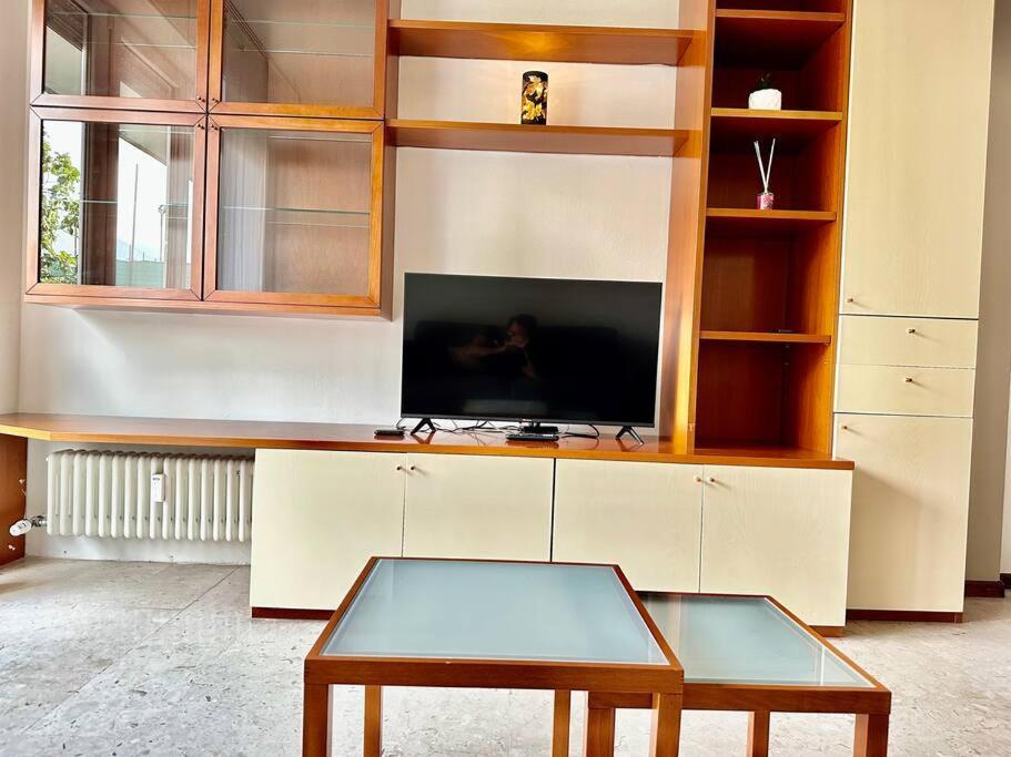 Low Cost Holiday An Business House And Free Park By Revenue House Côme Esterno foto