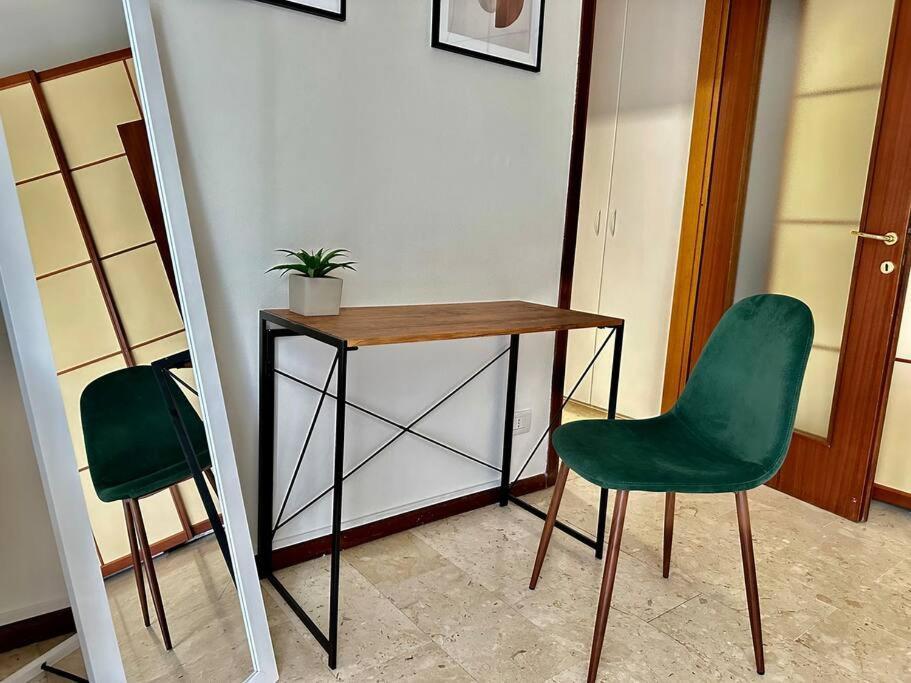 Low Cost Holiday An Business House And Free Park By Revenue House Côme Esterno foto
