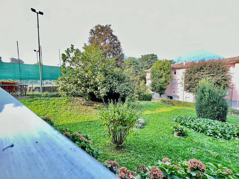 Low Cost Holiday An Business House And Free Park By Revenue House Côme Esterno foto
