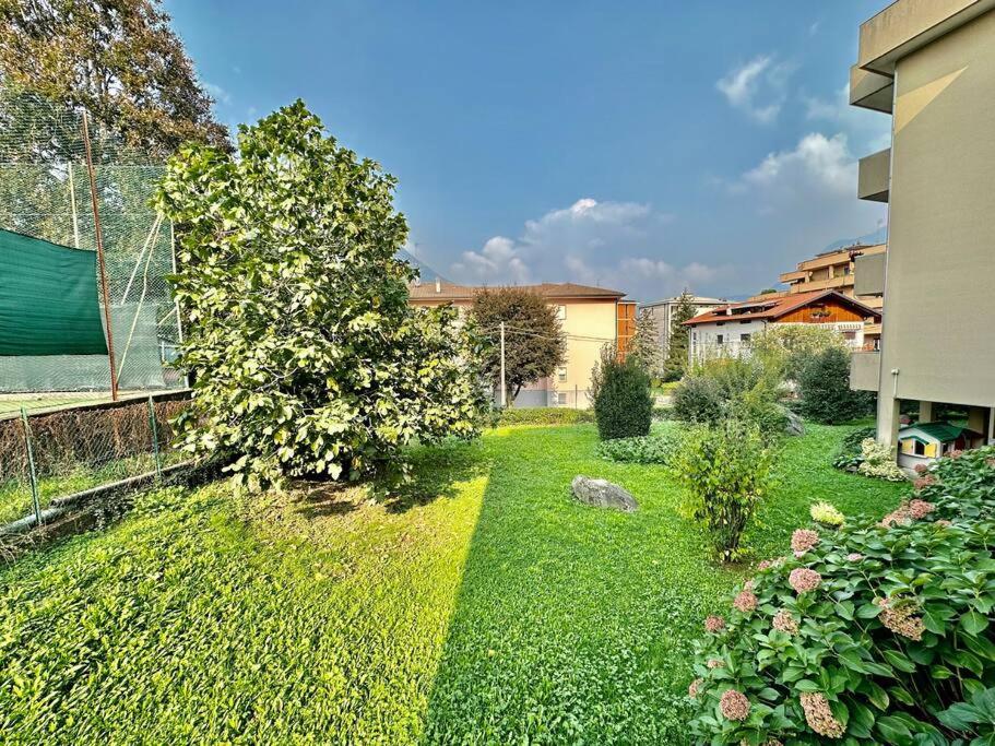 Low Cost Holiday An Business House And Free Park By Revenue House Côme Esterno foto